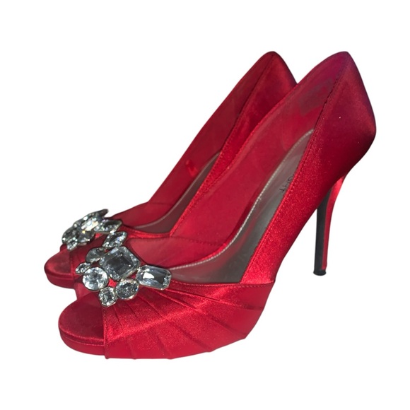 Fioni Night Red Satin Jeweled Embellished Stiletto Pumps Size 7.5‎ - Picture 1 of 6